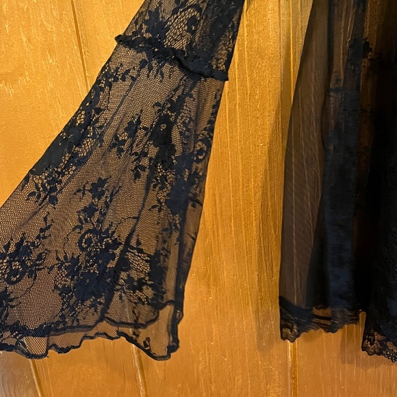 Victoria's Secret Bell Sleeve Sheer Floral Blouse - Picture 2 of 8